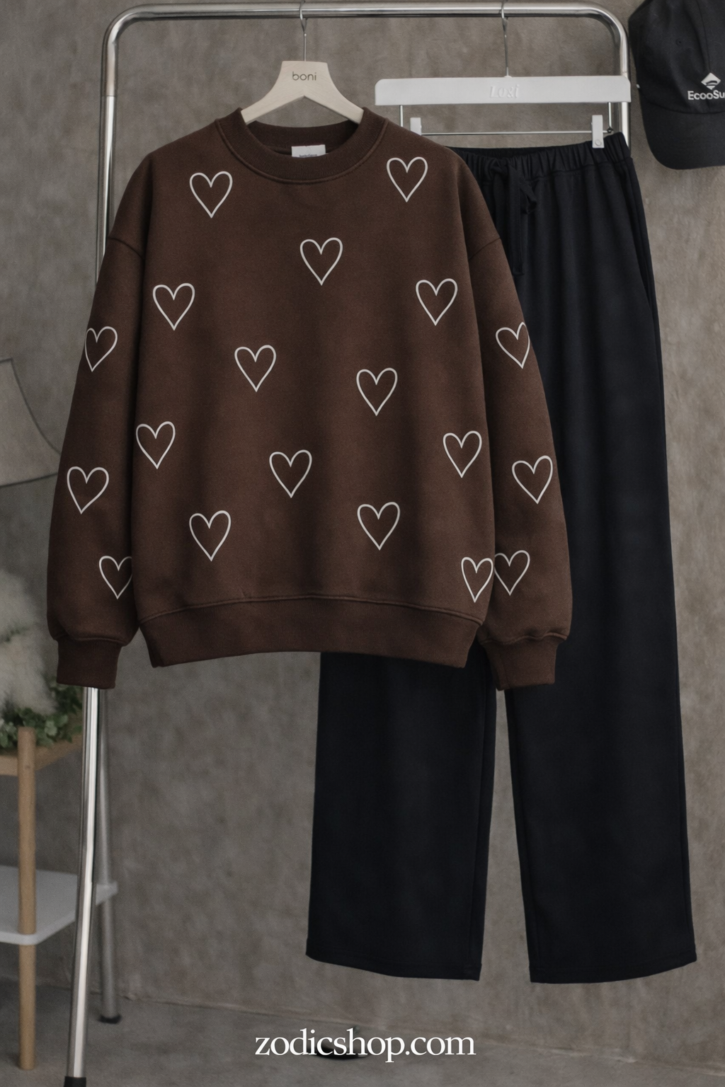 Heart Outline Fleece Sweatshirt – Brown