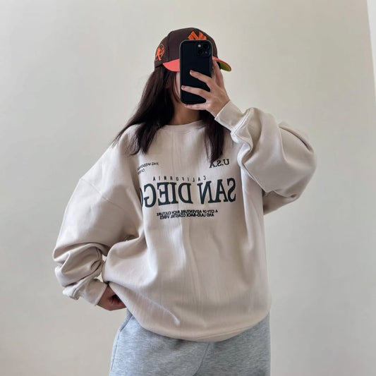 Cream “San Diego” Oversized Sweatshirt – Casual Aesthetic Winter Wear